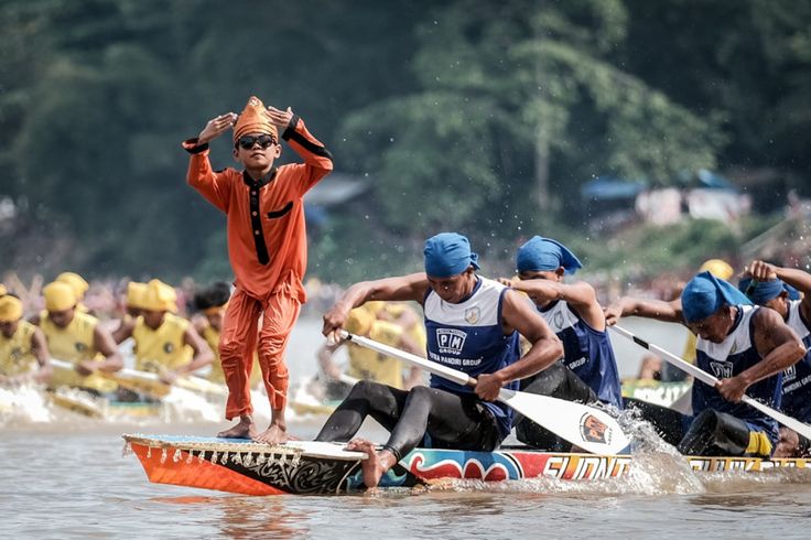 Pacu Jalur Riau: Budaya Spektakuler yang Trending TikTok 2025