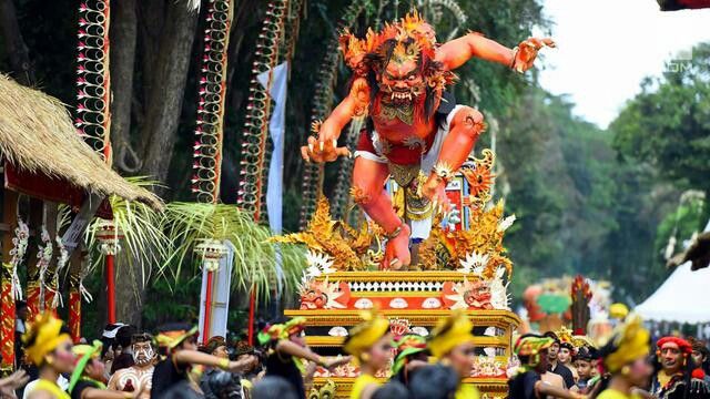 Upacara Melasti dan Ogoh-Ogoh - Ritual Spektakuler Sebelum Nyepi di Bali